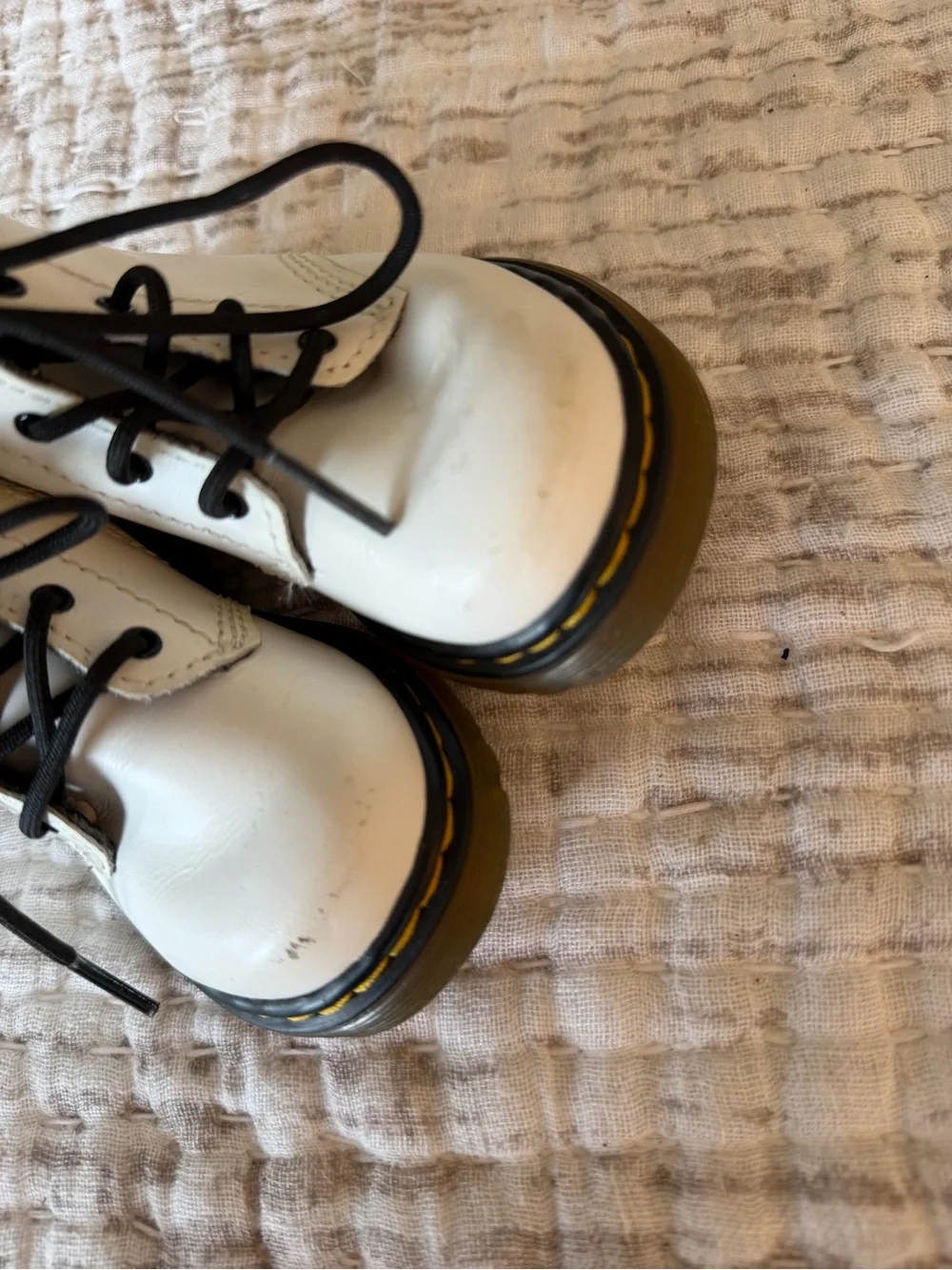 DR. MARTENS Boots